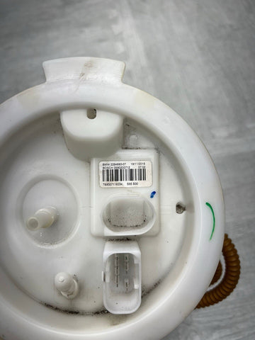 15-20 BMW F80 F82 F83 M3 M4 FUEL PUMP SENDER UNIT OEM 16117243974