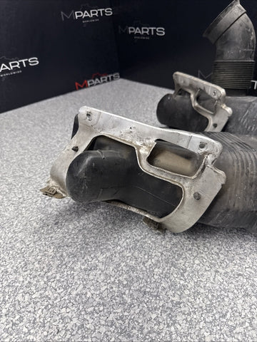 BMW E46 M3 OEM (2001-2006) BRAKE AIR INLET DUCTS + BRACKETS PAIR *1 BROKEN TAB