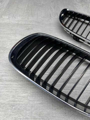08-13 BMW E90 E92 E93 M3 Front Bumper Kidney Grilles Chrome OEM