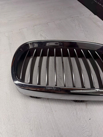 08-13 BMW E90 E92 E93 M3 Front Kidney Grille Right Chrome / Chrome Fins OEM