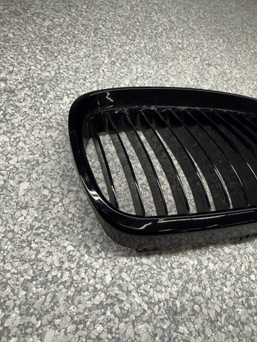 08-13 BMW E90 E92 E93 M3 Front Kidney Grille Right Passenger Black