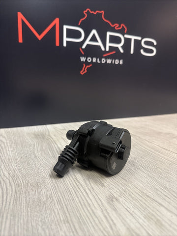 18-23 BMW F90 M5 F91 F92 F93 M8 ENGINE AUXILIARY WATER PUMP & HOSES OEM 6834923