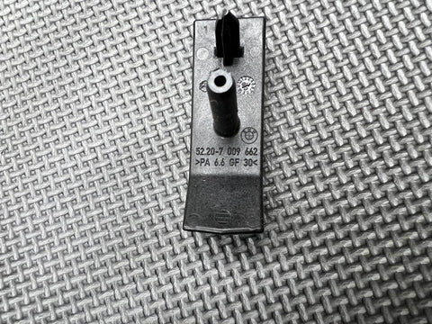 BMW E46 330 M3 CONVERTIBLE REAR SEAT BELT GUIDE 7009662 52107009662 ORIGINAL