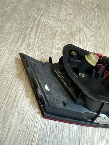 12-19 BMW F06 F12 640i M6 Right Passenger Inner Tail Light Lid Mount 7210580 OEM