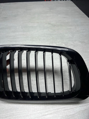 BMW 01-06 E46 M3 Front Kidney Grilles Gloss Black Set