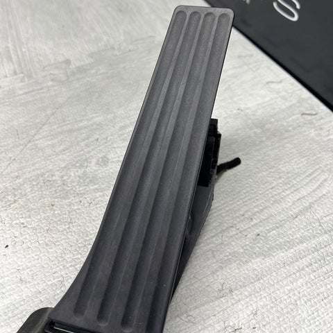 2007–2013BMW E63/E64/E90/E93 Gas Accelerator Throttle Pedal Pad OEM 6789998