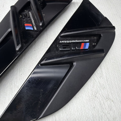 BMW 21-26 G80 M3 COMPETITION LEFT RIGHT FENDER GRILLS GRILLE BADGE BLACK