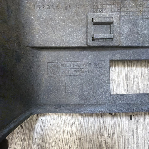 01-06 BMW E46 M3 LEFT DRIVER FRONT BUMPER COVER GUARD BRACKET 2695247