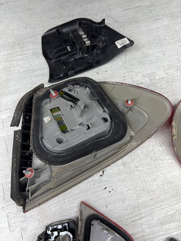 01-06 E46 BMW 330 M3 CONVERTIBLE REAR LED TAIL LIGHTS 6937454 SET