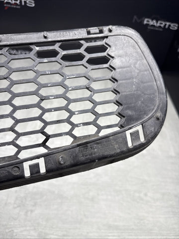 BMW GENUINE M3 E90 E92 E93 07-13 FRONT BUMPER LOWER CENTRE GRILL 7900764