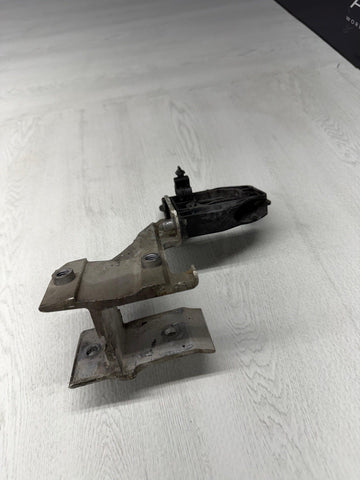 12-16 BMW F30 F32 F80 F82 F83 M3 M4 LEFT RADIATOR HOLDER MOUNT BRACKET OEM