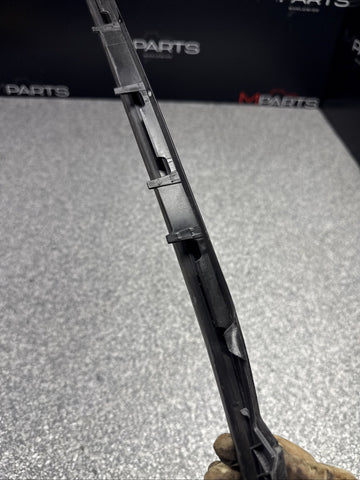 BMW 4 Series F32 F82 M4 Front Right Windscreen Drip Moulding Trim 7285928