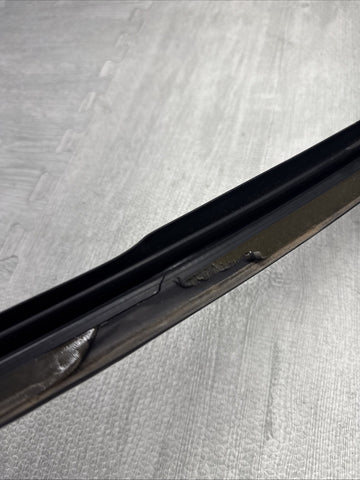 96-02 BMW Z3 Z3M Roadster Front Right Side Body Door Seal OEM