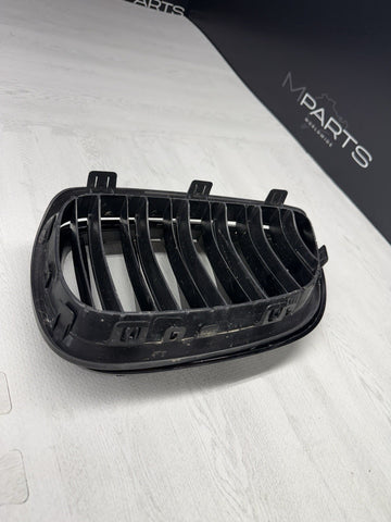 08-13 BMW E90 E92 E93 M3 Front Kidney Grilles Gloss Black Double Slotted