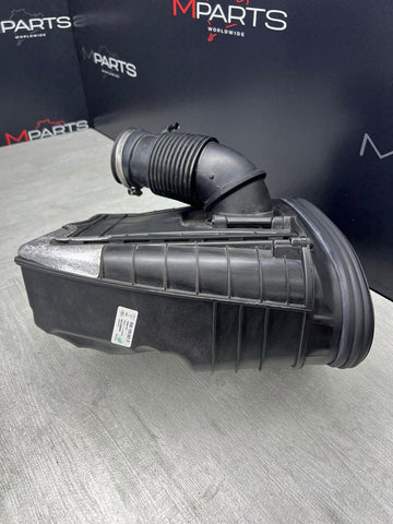 2017-2024 PORSCHE MACAN 2.0L ENGINE AIR CLEANER FILTER BOX HOUSING 95B129601F