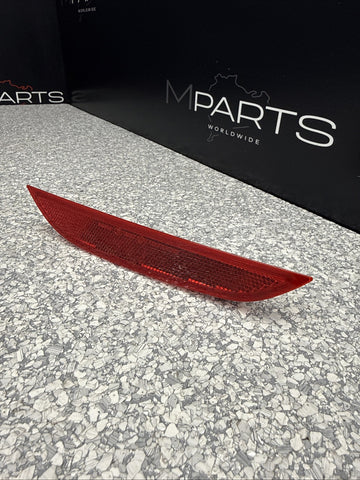 BMW F90 M5 SEDAN REAR REFLECTOR REAR RIGHT 63147857006