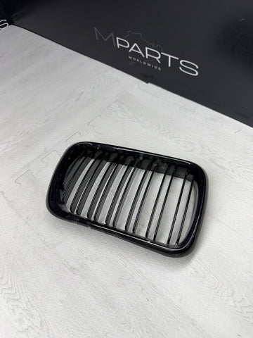 BMW 97-99 E36 M3 Front Kidney Grille Grill Gloss Black Right Passenger