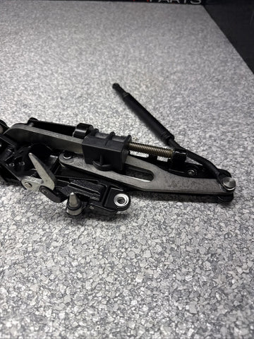 BMW OEM E46 CONVERTIBLE FOLDING TOP PASSENGER RIGHT FRONT UPPER LATCH VERT LOCK