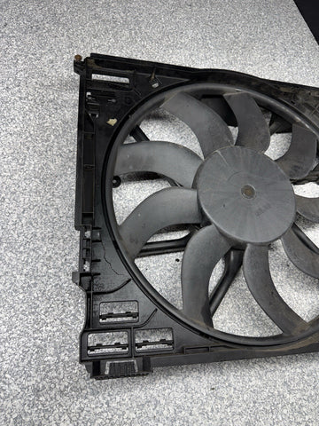 15-20 OEM BMW F80 F82 F83 M3 M4 Electric Radiator Cooling Fan w/Shroud *Crack