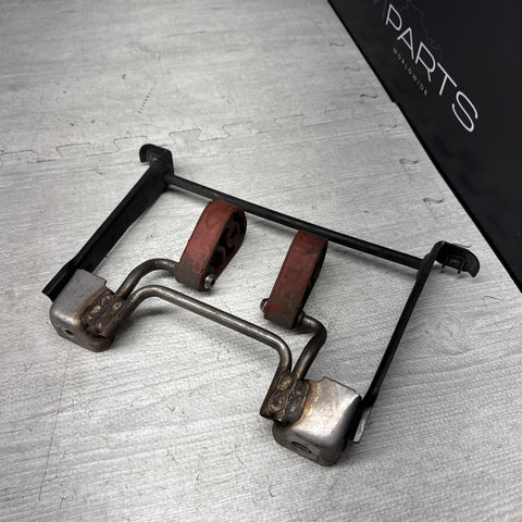 BMW E90 E92 E93 M3 08-13 Muffler Bracket Hanger 8041984