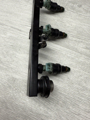 BMW 96-99 E36 M3 S52 Black Fuel Rail + Injectors
