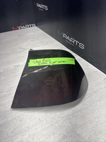 01-06 E46 BMW 330 M3 CONVERTIBLE REAR LED TAIL LIGHT RIGHT 6937454 *BAD LEDS*