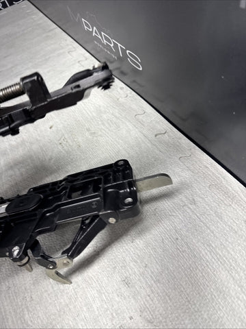 01-06 BMW E46 325 330 M3 - Convertible Top Latches Motors  - 7031361 7031362 OEM