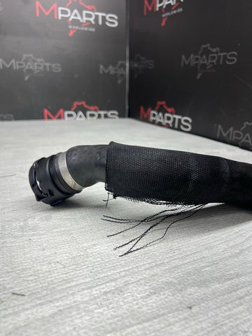 06-10 BMW E60 E63 E64 M5 M6 LEFT DRIVER RADIATOR UPPER SUPPLY HOSE
