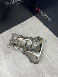 13-17 BMW F06 F10 F12 F13 M5 M6 S63 ENGINE UPPER OIL PAN FILTER HOUSING OEM