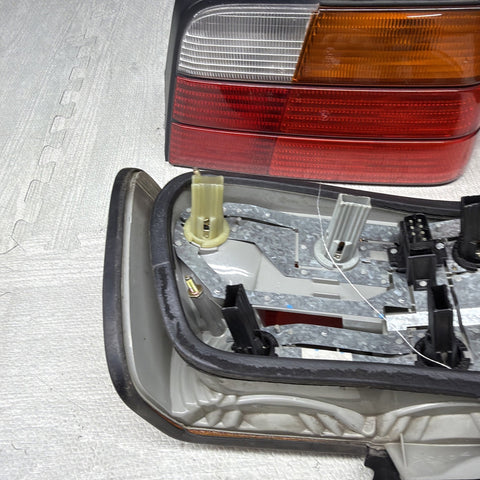 BMW 3 Series E36 M3 94-99 4dr Sedan Rear Amber Tail Lights Lamps Set OEM *Notes*