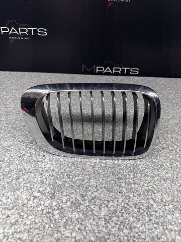 BMW OEM 01-06 E46 M3 Front Right Kidney Grille Chrome 51138208686 *5 Broken Tabs