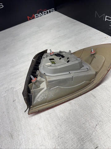 01-06 E46 BMW 330 M3 CONVERTIBLE REAR LED TAIL LIGHT DRIVER 6937453 *Notes*