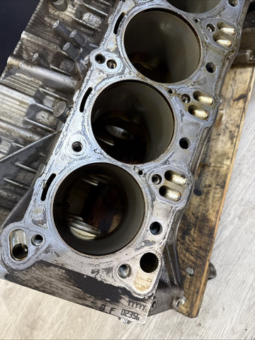 08-13 OEM BMW E90 E92 E93 M3 S65 Engine Motor Cylinder Block Bare *Notes