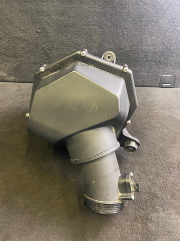 11-16 BMW F10 M5 F06 F12 F13 M6 Passenger Right Air Cleaner Box 13717843292