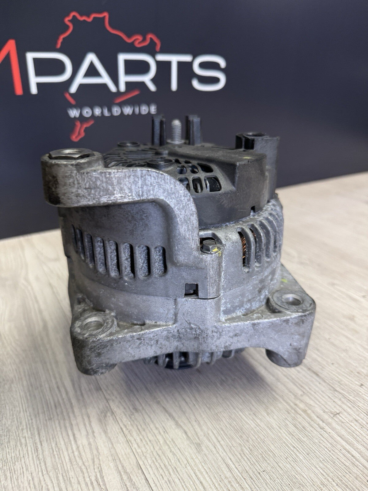 VALEO 439559 Alternatore Amperaggio: 170 Amp Alette: 6 alette Diametro puleggia: 54 mm Voltaggio: 14 V Direzione di rotazione: CLOCKWISE VALEO 439559 Alternatore Amperaggio: 170 Amp Alette: 6 alette Diametro puleggia: 54 mm Voltaggio: 14 V Direzione di rotazione: CLOCKWISE