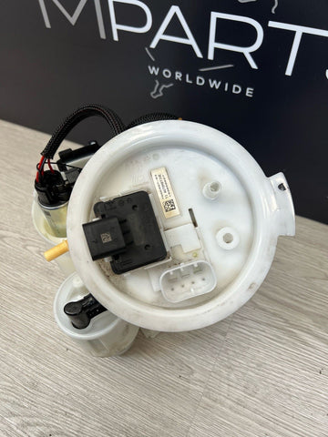 BMW 18-23 F90 F91 F92 F93 M5 M8 Engine Fuel Pump Sending Unit Assembly OEM
