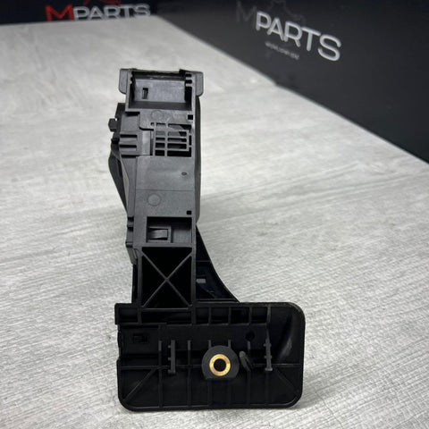 2019-2023 BMW M8 F92 Accelerator Throttle Gas Pedal 3540 6889824 - 05 OEM