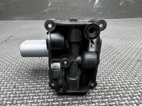07-14 BMW E70 E71 X5M X6M AIR SUSPENSION COMPRESSOR PUMP VALVE SUPPLY OEM 120920