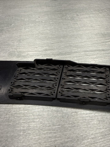 BMW 3 E30 1980 Wiper Trim 1904572 ARB21318 51131904572