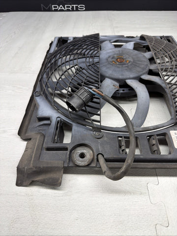 AUXILIARY PUSHER COOLING FAN 1999-03 BMW E39 540i 530i 528i 525i M5 6921395
