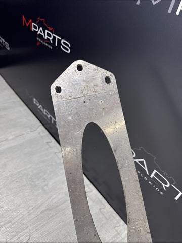 2015-2020 BMW F80 F82 F83 M3 M4 Center Underbody Chassis Support Brace Plate