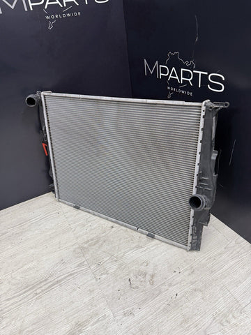 2008-2013 BMW E90 E92 E93 M3 Radiator 17112283468 OEM