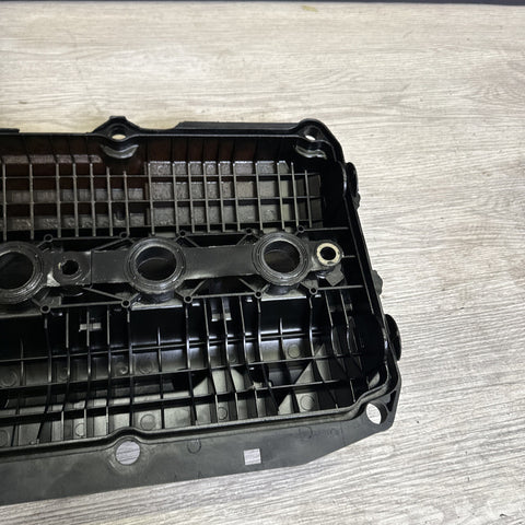 00-05 BMW E46 325 M54 ENGINE VALVE COVER 1432928