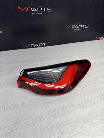 BMW 20-24 G20 G82 430i M4 Right Passenger Tail Light OEM 7477606