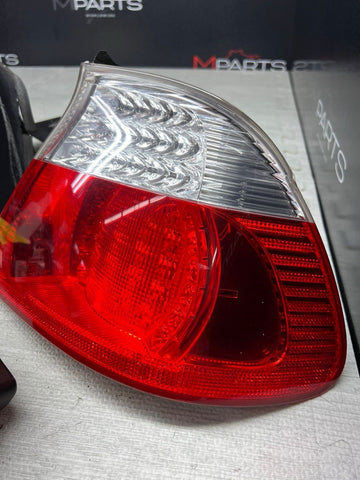 01-06 E46 BMW 330 M3 CONVERTIBLE REAR LED TAIL LIGHTS 6937454 SET
