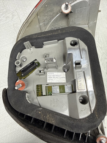 01-06 E46 BMW 330 M3 CONVERTIBLE REAR LED TAIL LIGHT LEFT 6937453 *BAD LEDS