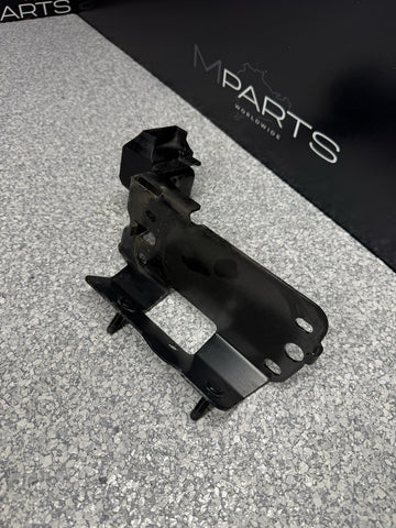 OEM BMW E82 E88 E90 E92 E93 335 M3 Radiator Support Right Plate Bracket Mount