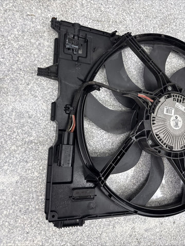 15-20 OEM BMW F80 F82 F83 M3 M4 Electric Radiator Cooling Fan w/Shroud *Cracked