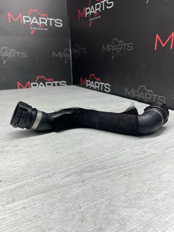 06-10 BMW E60 E63 E64 M5 M6 LEFT DRIVER RADIATOR UPPER SUPPLY HOSE