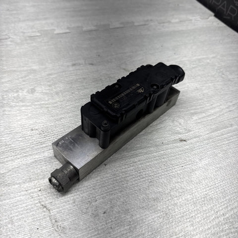 BMW S54 E46 M3 VANOS Control Solenoid Valve Block MCU 2001-2006